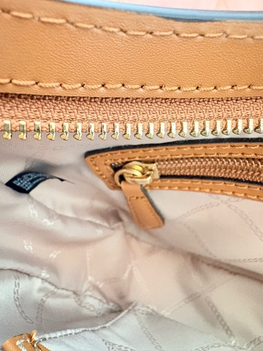 Michael Kors Lillian Shoulder Bag‎ with Buckle Detail in Vanilla/Acorn
